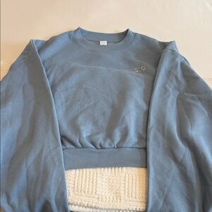 ALO Yoga Crewneck Sweatshirt in Dusty Blue